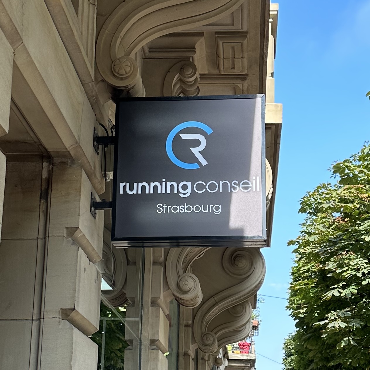 Enseigne drapeau-RUNNING CONSEIL-STRASBOURG